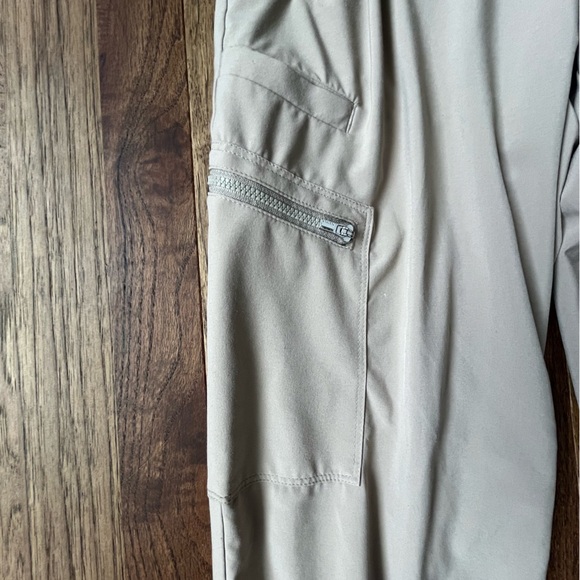 Athleta Go Far Travel Pant Jogger Women’s Sz 2 Khaki Tan‎ Lightweight Hiking - Picture 2 of 10